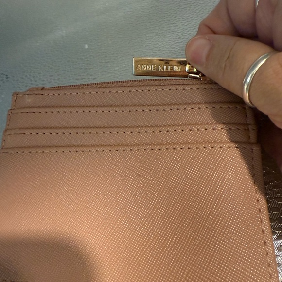 Elegant pale pink Anne Klein multiple pocket wallet. - Picture 8 of 10
